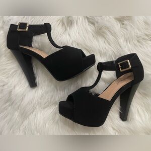 NEW! Women’s Top Moda Table-1 peep toe platform chunky heel. Size 6. Black.